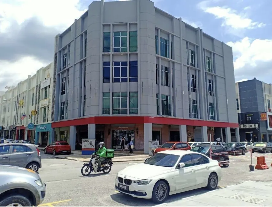 Property Overview & Financials — gambar 12