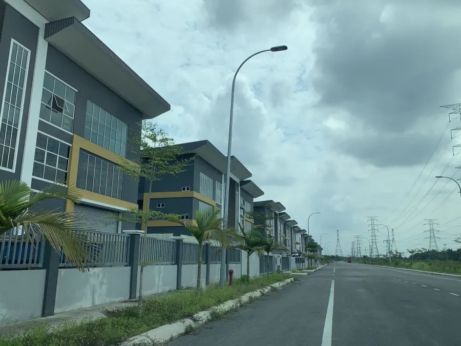 Completed Freehold Semi-Detached Factories with Office, Olak Lempit, Banting — photo 2