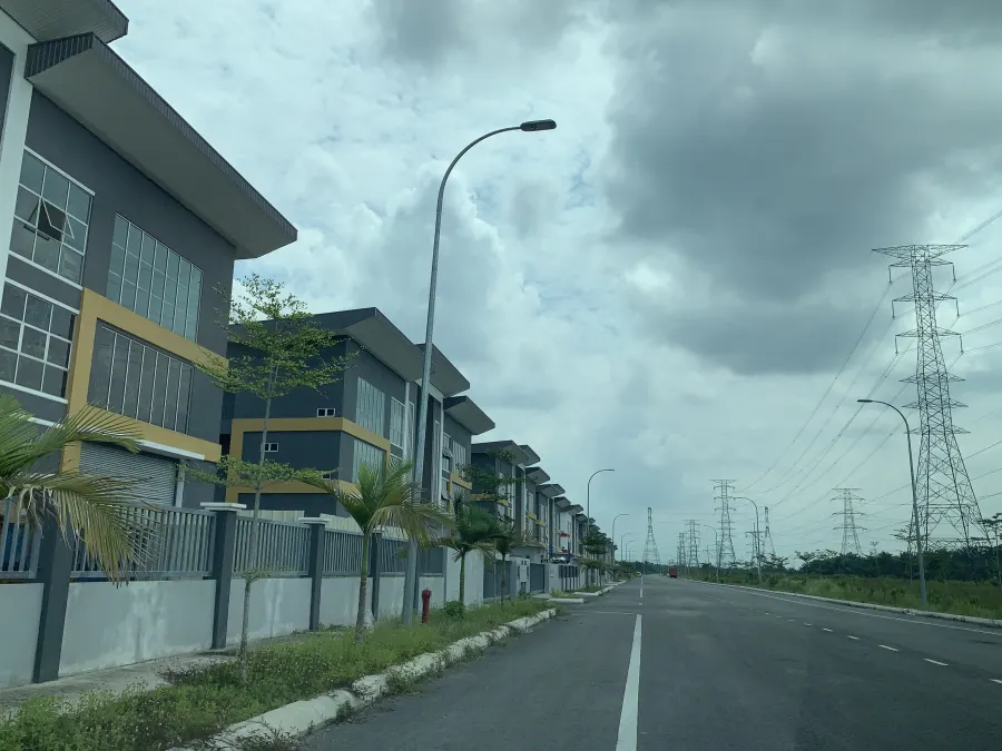 Completed Freehold Semi-Detached Factories with Office, Olak Lempit, Banting — photo 1